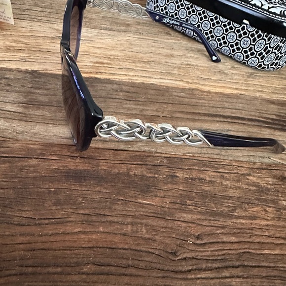 Brighton 💙 Navy Interlok Braid Sunglasses - NWOT - Picture 4 of 7